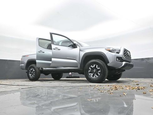 Used 2023 Toyota Tacoma TRD Off-Road image 46