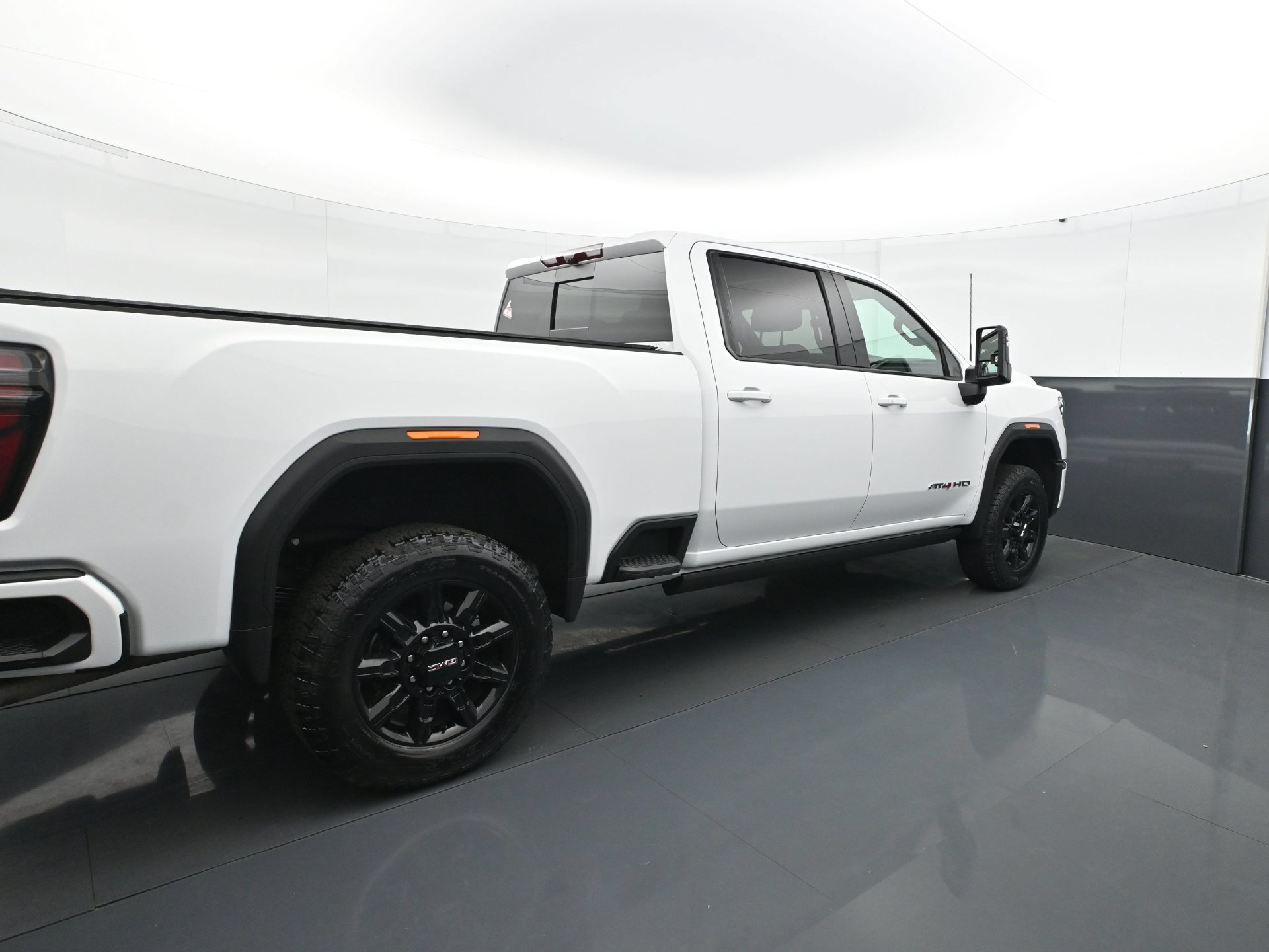 Used 2026 GMC Sierra 3500 AT4 w/ AT4 Premium Plus Package AWD/4WD image 7