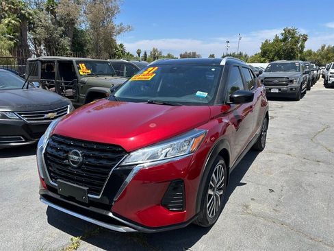 Used 2021 Nissan Kicks SV FWD image 3