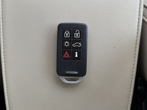 Used 2013 Volvo XC70 T6 image 86