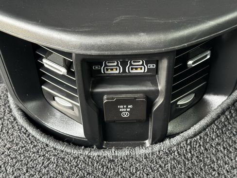 Used 2024 RAM 2500 Laramie image 31