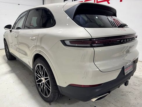 Used 2026 Porsche Cayenne AWD/4WD image 5
