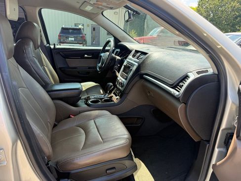 Used 2013 GMC Acadia SLT FWD image 16