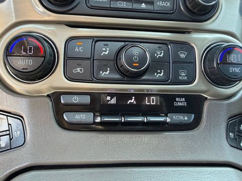 Used 2018 GMC Yukon Denali w/ Denali Ultimate Package AWD/4WD image 42