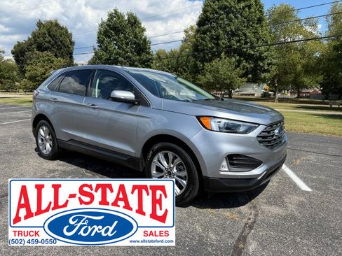 Used 2024 Ford Edge Titanium image 2