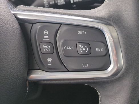 Used 2025 Jeep Wrangler Unlimited Sahara AWD/4WD image 27