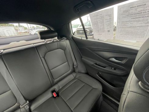 Used 2025 Buick Envista Sport Touring image 36