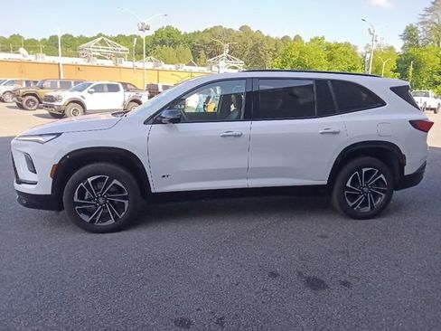 Used 2025 Buick Enclave Sport Touring FWD image 6