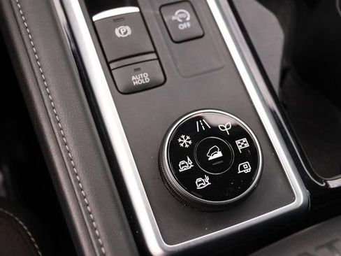 Certified 2025 Nissan Pathfinder SL AWD/4WD image 21