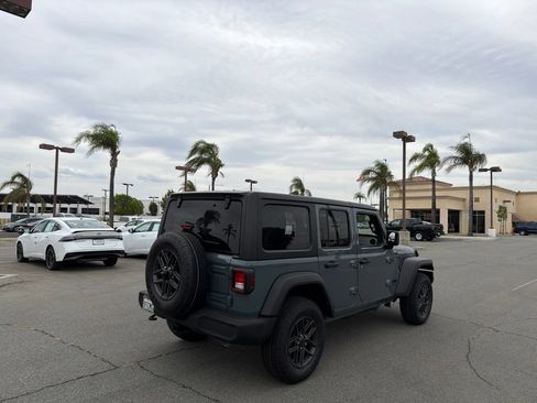 Used 2024 Jeep Wrangler Unlimited Sport AWD/4WD image 4