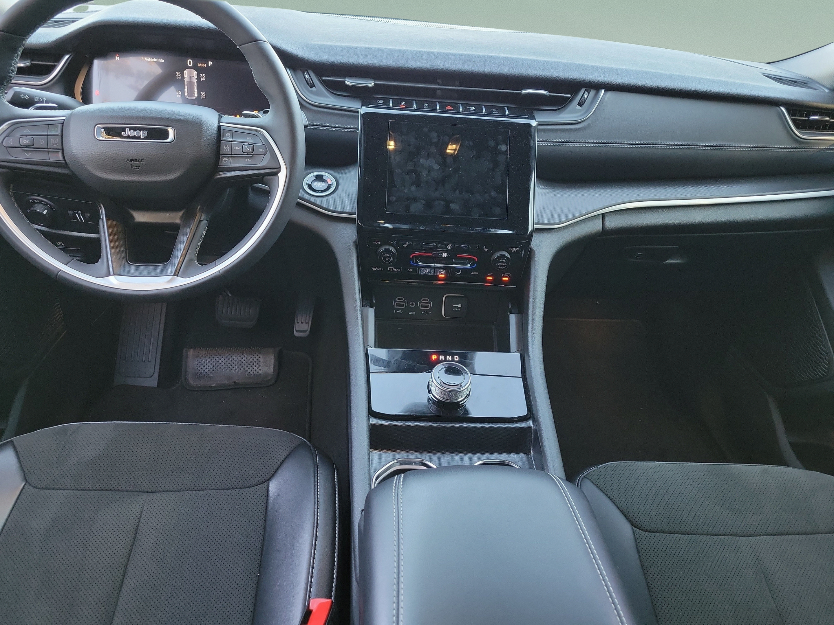 Certified 2025 Jeep Grand Cherokee Altitude AWD/4WD image 9