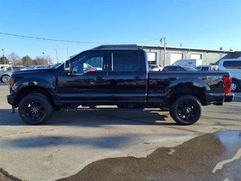 Certified 2022 Ford F250 Lariat w/ Black Appearance Package image 3