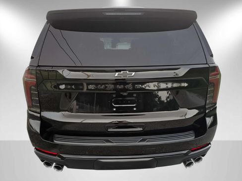 Used 2025 Chevrolet Suburban Z71 AWD/4WD image 6