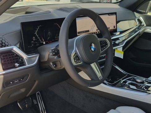 New 2026 BMW X5 xDrive40i w/ M Sport Package AWD/4WD image 12