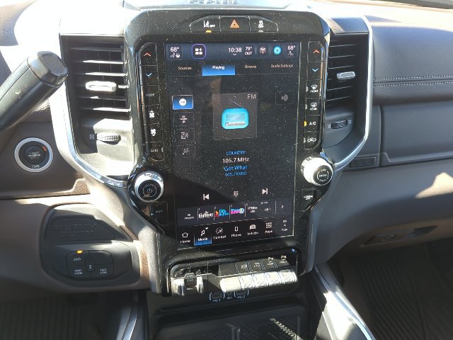 Used 2025 RAM 2500 Laramie w/ Towing Technology Group AWD/4WD image 7