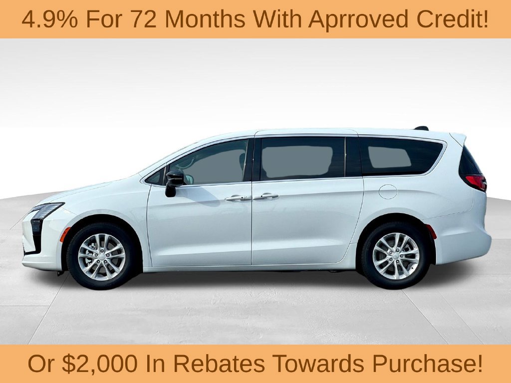 New 2027 Chrysler Pacifica Select FWD image 4