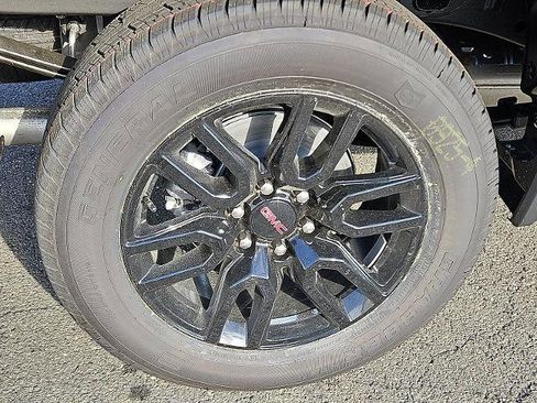 New 2026 GMC Sierra 1500 Elevation image 7