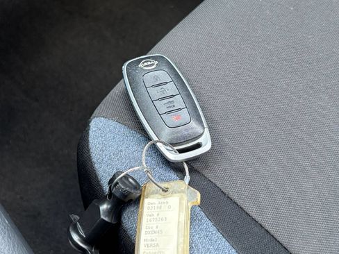 Used 2025 Nissan Versa SV FWD image 21