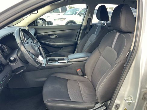 Used 2022 Nissan Sentra SV image 17