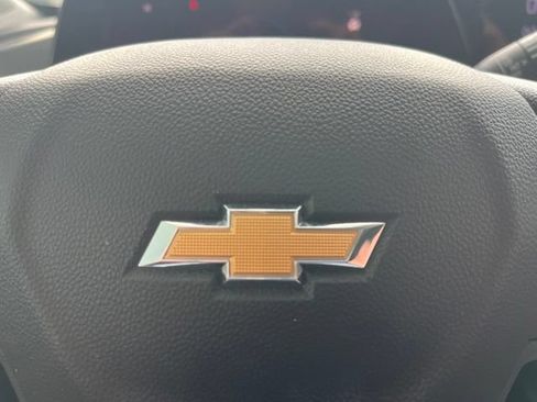 Used 2025 Chevrolet Trax LT w/ Driver Confidence Package FWD image 30
