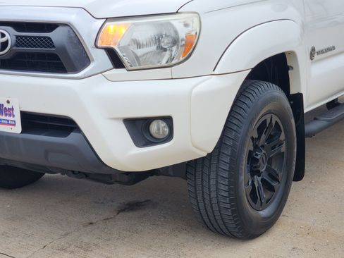 Used 2015 Toyota Tacoma PreRunner image 9