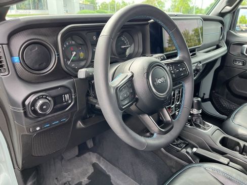 Used 2024 Jeep Wrangler Unlimited Rubicon 4xe AWD/4WD image 3