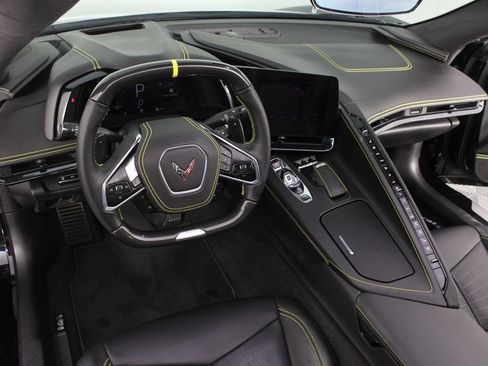 Used 2025 Chevrolet Corvette Z06 RWD image 10