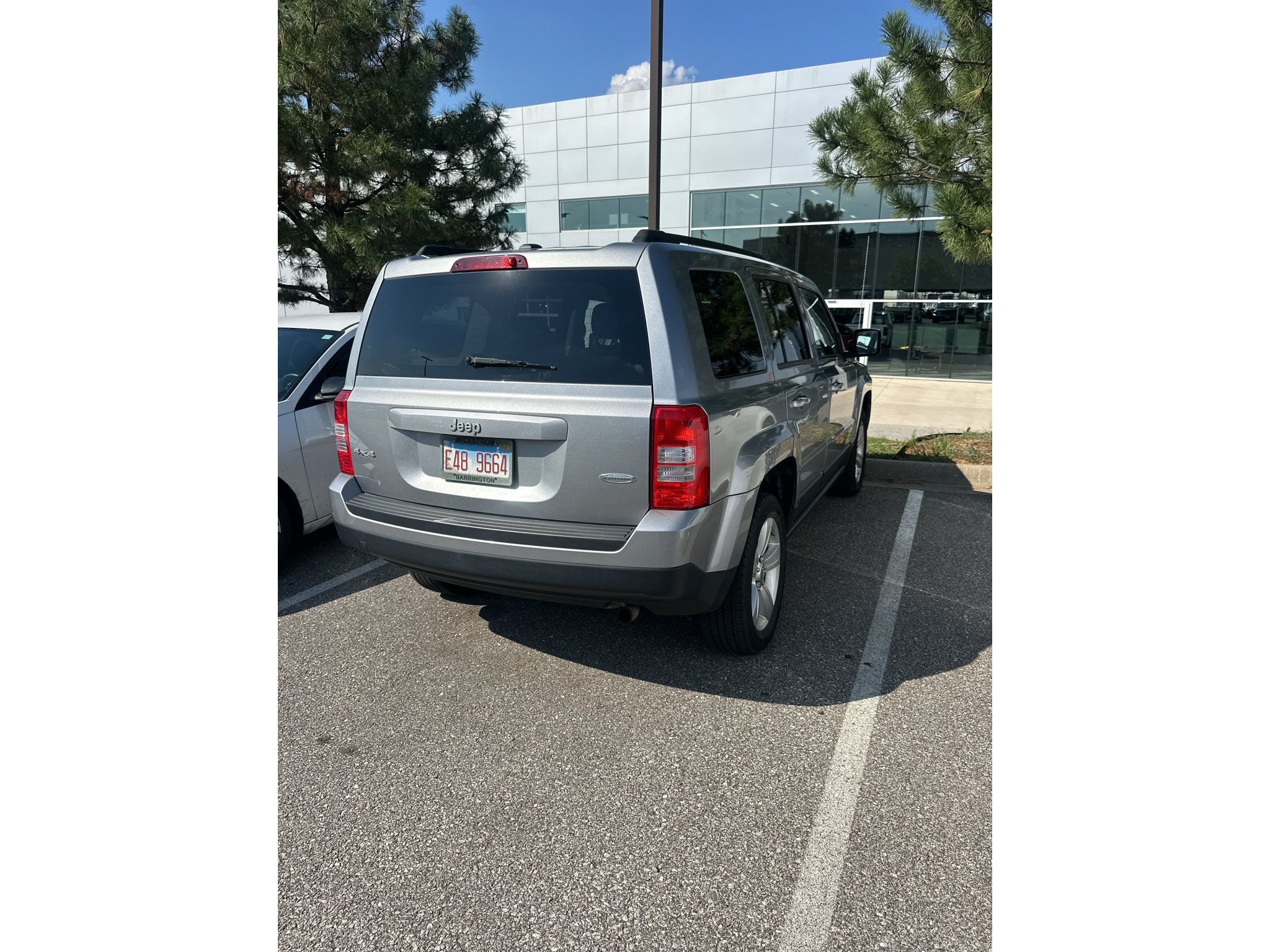Used 2014 Jeep Patriot Latitude AWD/4WD image 3