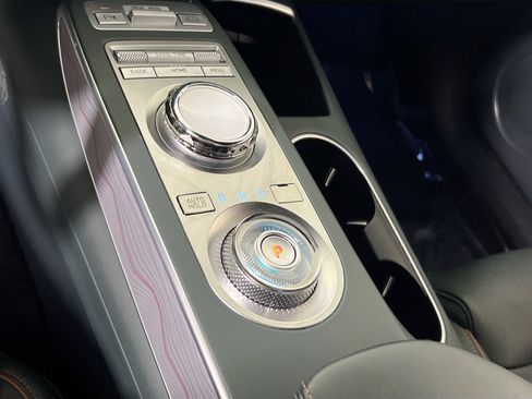 Used 2023 Genesis GV70 2.5T w/ Advanced Package image 17