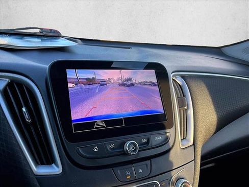 Used 2023 Chevrolet Malibu LT image 21