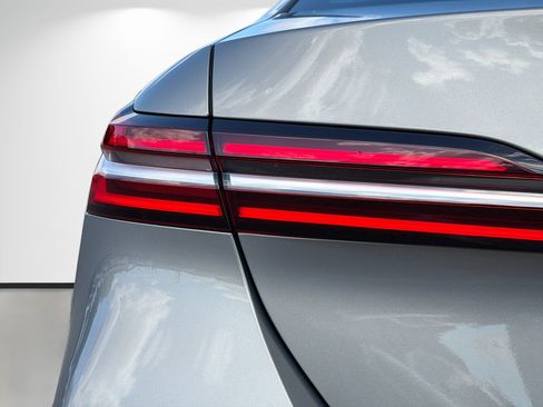 Used 2025 BMW 530i 530i w/ Premium Package image 10