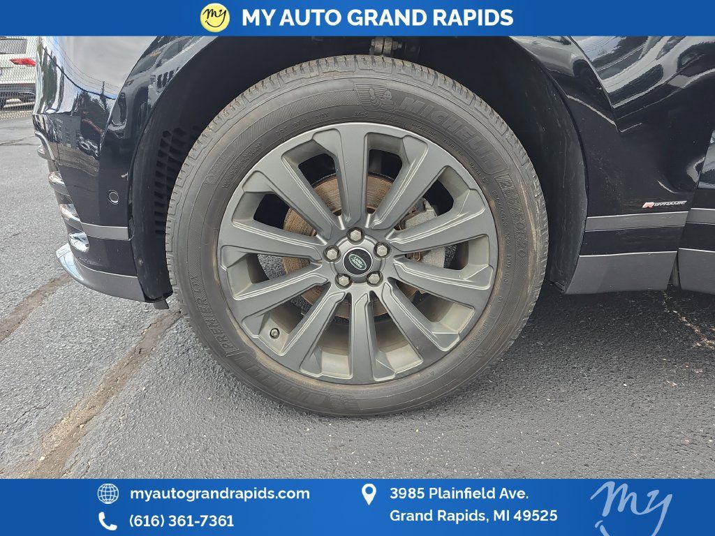 Used 2019 Land Rover Range Rover Velar R-Dynamic SE AWD/4WD image 31