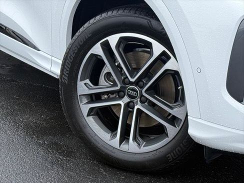 Certified 2025 Audi Q5 Premium Plus w/ Premium Plus AWD/4WD image 2