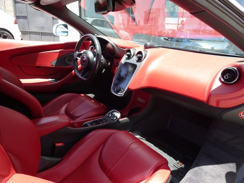 Used 2019 McLaren 570S Spider RWD image 16