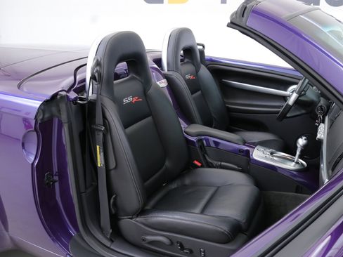 Used 2003 Chevrolet SSR w/ Preferred Equipment Group image 21