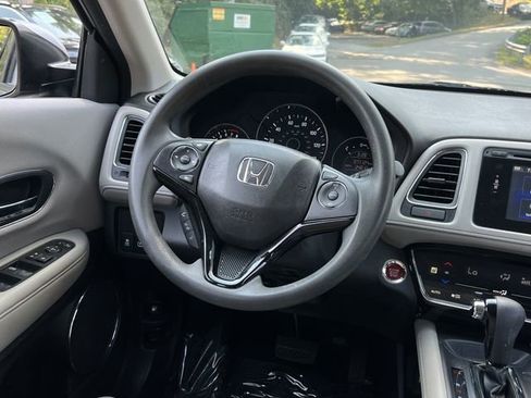 Used 2018 Honda HR-V EX image 17