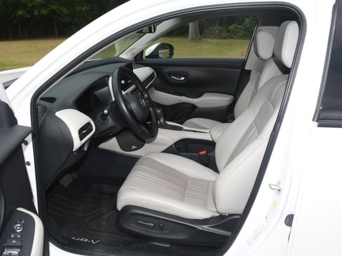 Used 2025 Honda HR-V EX-L image 8