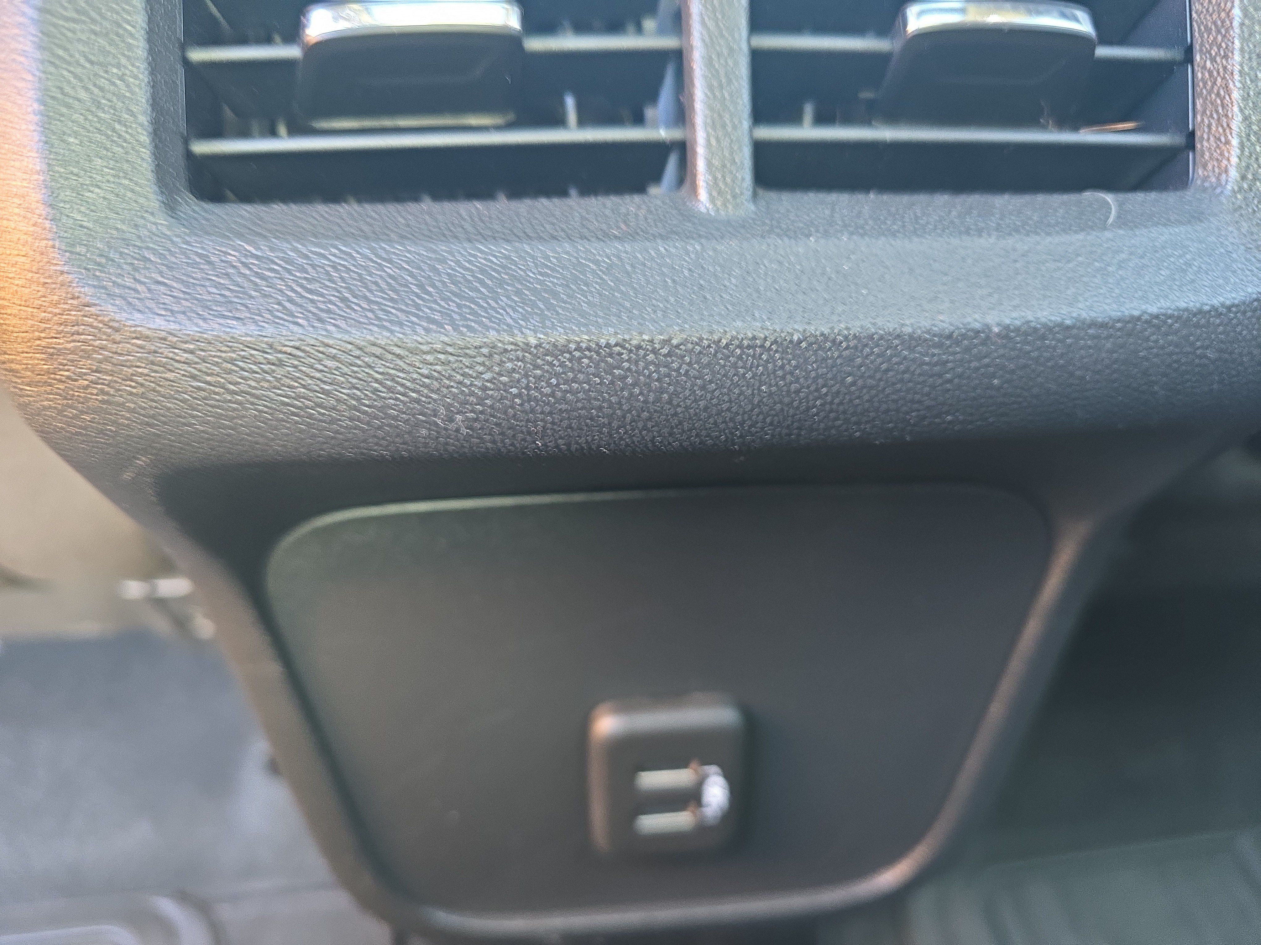 Used 2023 GMC Terrain SLE w/ Driver Convenience Package AWD/4WD image 15