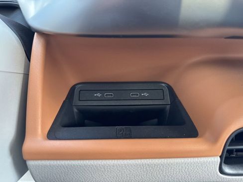 New 2025 Volkswagen ID. Buzz 1st Edition image 26