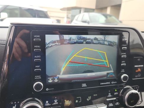 Used 2021 Toyota Highlander Limited image 20