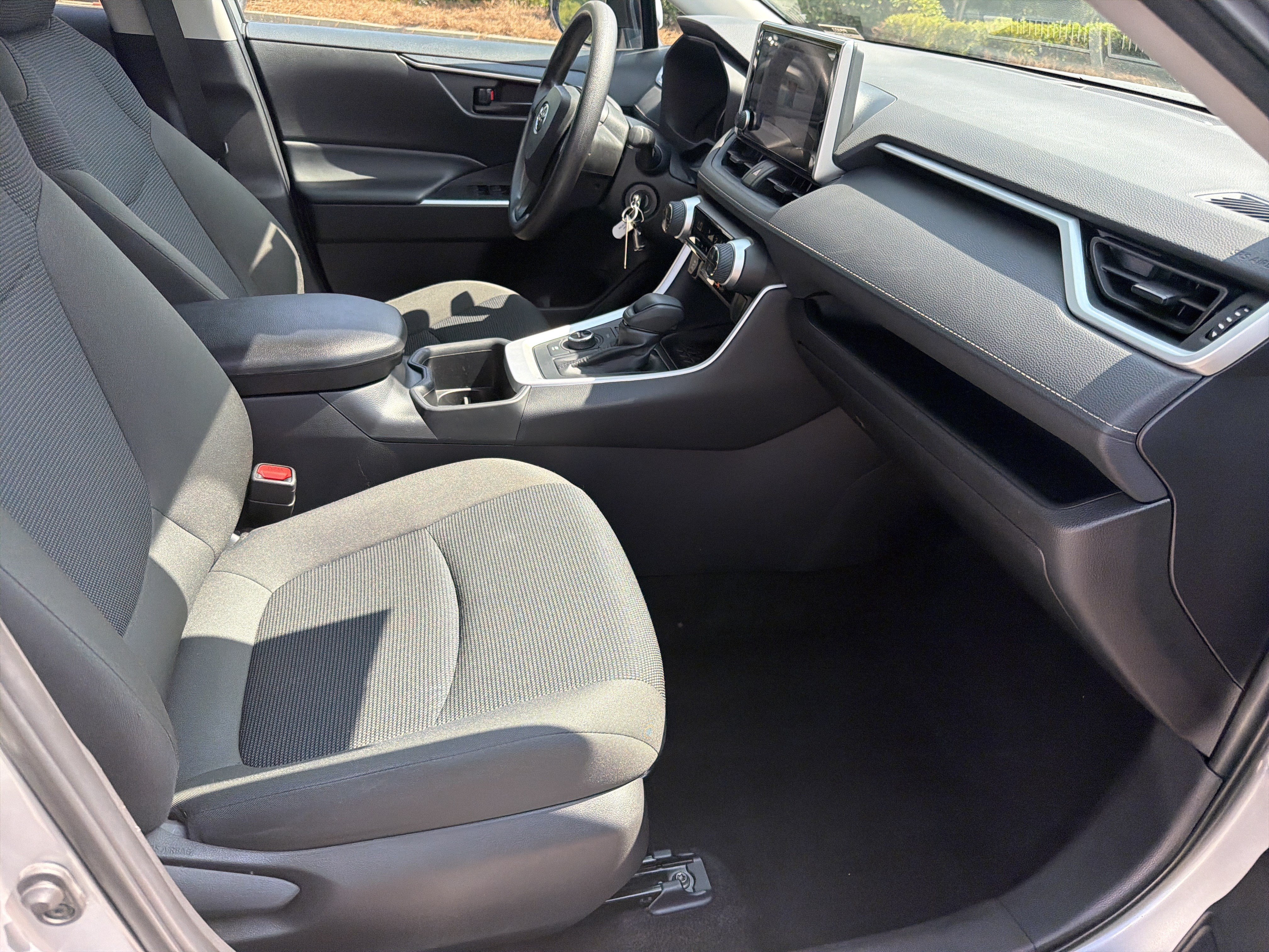 Certified 2025 Toyota RAV4 LE AWD/4WD image 24