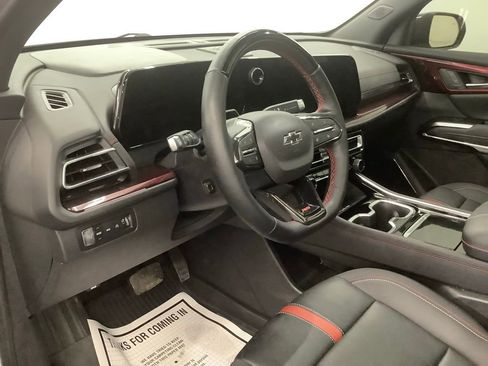 Used 2024 Chevrolet Traverse RS w/ LPO, Floor Liner Package AWD/4WD image 13
