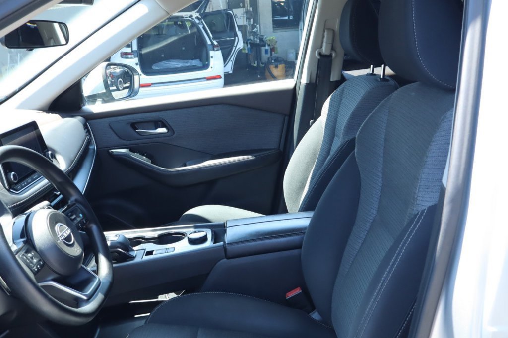 Used 2022 Nissan Rogue SV AWD/4WD image 19