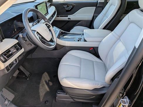 New 2026 Lincoln Aviator Premiere image 4