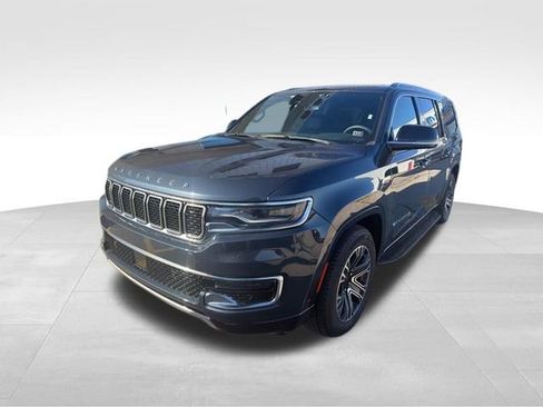 Used 2024 Jeep Wagoneer L Series II w/ Flexible Seating Group image 3