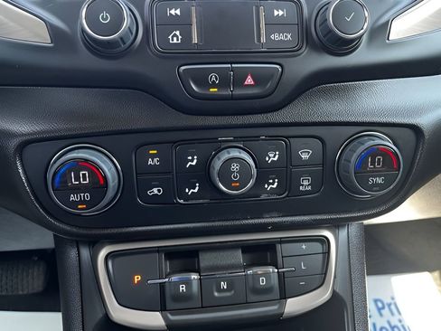 Used 2023 GMC Terrain Denali image 31