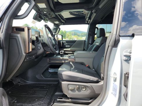 New 2025 GMC Hummer EV 2X AWD/4WD image 6