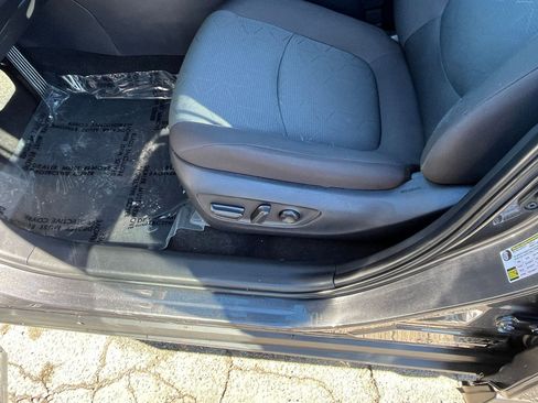 Used 2025 Toyota RAV4 XLE image 24