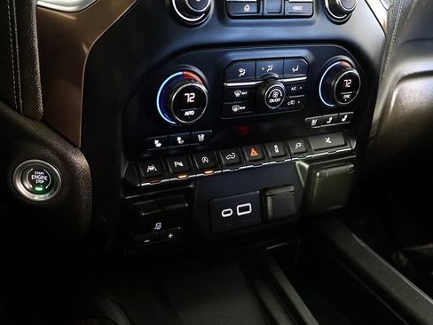 Used 2020 Chevrolet Silverado 1500 High Country w/ Technology Package AWD/4WD image 22