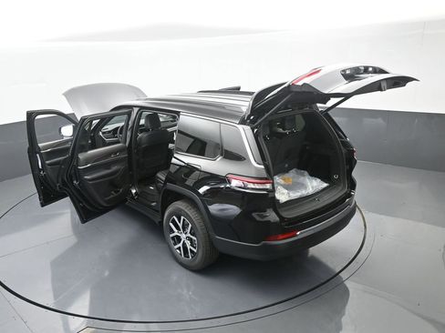 Used 2025 Jeep Grand Cherokee L Limited image 62